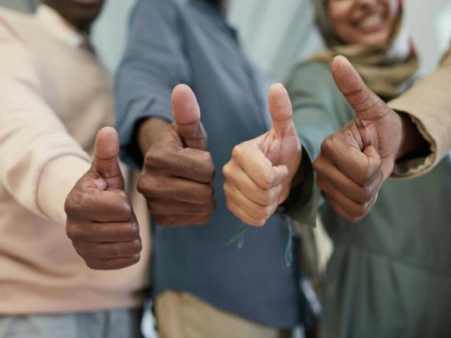 Massages en entreprise. Améliorer le bien-être et les performances des travailleurs.